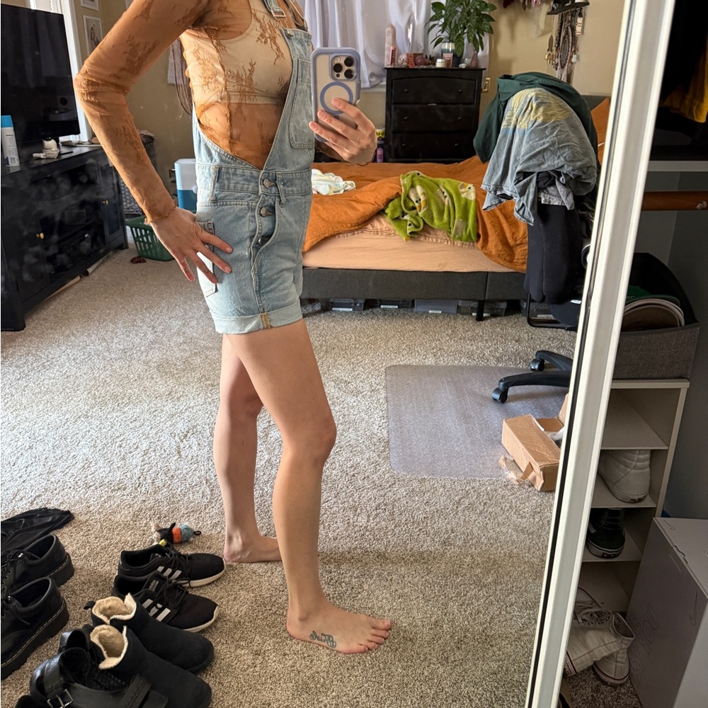 ✨3 for $10 Urban outfitters denim shortfalls - Picture 5 of 10